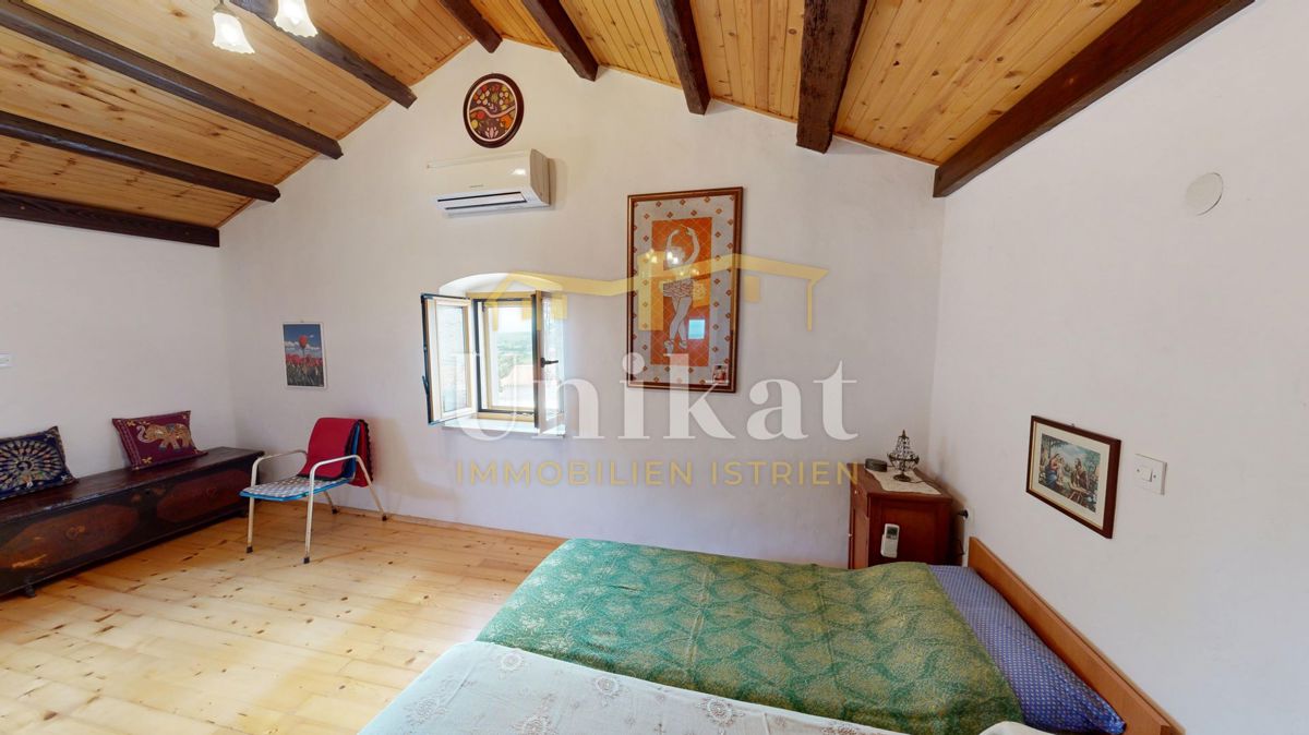 Prenovljena kamnita hiša